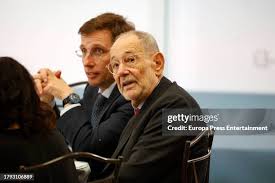 54 Luis Solana Stock Photos, High-Res Pictures, and Images