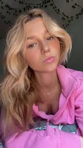 Brittney Mabry's Instagram, Twitter & Facebook