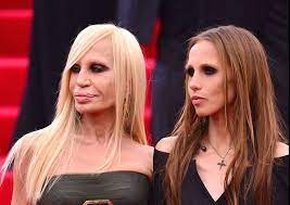 Born 2 may 1955) is an italian fashion designer and businesswoman. Ziskat Odpojeni Krvacejici Versace Daughter Suteren Vegetariansky Infrastruktura