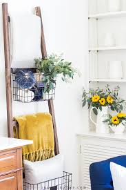 21 traditional decorating ideas for living rooms. Fall Blanket Ladder Decor Easy Quick On Sutton Place