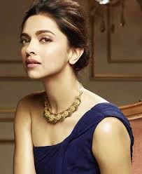 10 People That Look Alike Bollywood Celebrities Yotrending Bollywood Celebrities Celebrities Actress Priyanka Chopra