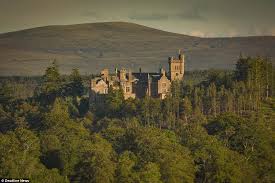 Scottish Castle With 40 Bedrooms Goes Up For Sale For Just 900 000 Scottish Castles The Last Castle Castle