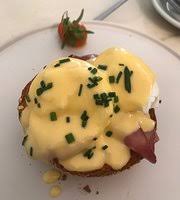 Eggs Benedict