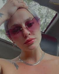 Lynn Threadgill's Instagram, Twitter & Facebook