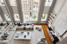 One manhattan square è uno dei nuovi grattacieli residenziali di new york city che, proprio in fase di completamento, è stato coinvolto nella pandemia di coronavirus. A Manhattan E In Vendita Il Condominio Delle Star Style