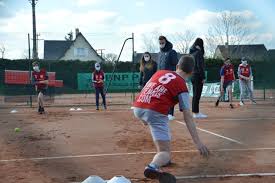 Ils doivent être à la fois particulièrement efficaces et discrets. A Deux Mois De Roland Garros Le Tournoi Cherche Encore Ses Ramasseurs De Balles Actu Nantes