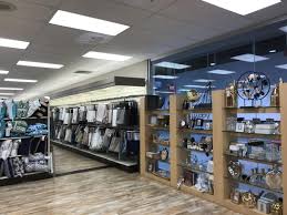 Homesense hours and homesense locations along with phone number and map with driving 805 cloverdale avenue, unit 102, island home centre, victoria bc v8x 2s9 phone number:(250). Homesense 6900 Boul Decarie Montreal Qc