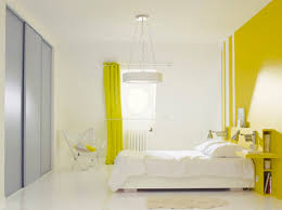 .chemin de table vert anis blanc plumetis en intissé. La Peinture Jaune Pour Une Chambre C Est Chouette