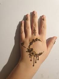 Simple Henna Tatto In 2020 Henna Moon Design Wedding Mehndi Designs Mehndi Art Designs