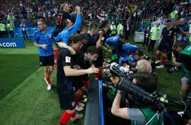 Lire aussi coupe du monde 2018 : Le Photographe Etouffe Par Des Joueurs Croates Invite Coupe Du Monde 2018 Croatie 21 Juillet 2018 Sofoot Com