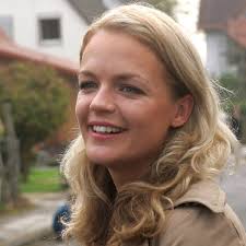 Ich meine die bauen mal eben so ein haus um, das geht doch in die 100.000. Zuhause Im Gluck Star Eva Brenner Show Nach 14 Jahren Abgesetzt Das Macht Die Innenarchitektin Heute Bunte De