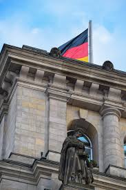 Tysklands flag oplysninger, herunder oplysninger om statens tyskland. Baggrunde Gade Arkitektur Bygning Tyskland Flag Sommer Europa Berlin Struktur Monument Udendors De Tyskland Deutschland Tag Milepael Facade 4000x6000 419645 Baggrunde Wallhere