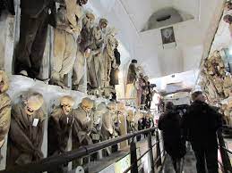 Get ready to explore the capuchin catacombs of palermo, home to the largest collection of mummies in the world. Die Kapuzinergruft Von Palermo Idealista