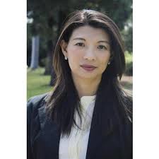 Janis Lee's Instagram, Twitter & Facebook