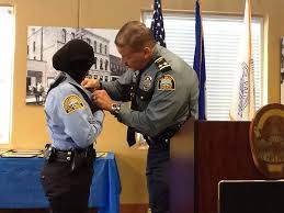Meet Kadra Mohamed Minnesota America S First Hijab Wearing Police Woman Police Women Female Cop Womens Rights Feminism