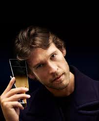 Bad Boy Extreme: Eine Schokoladen-Haselnuss-Schale mit einer  Mango-Ananas-Füllung ~ Reviews