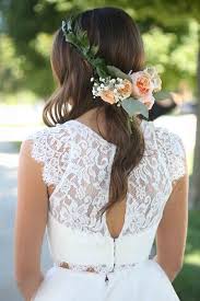 To help frame your face leave a small portion of hair down at the back of the. Veil Or No Veil A Guide To Finding The Perfect Headpiece For Your Wedding Today S Bride