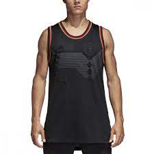 Un débardeur adidas sub 2 pour homme, léger conçu pour la vitesse. Achat Debardeur Foot Noir Homme Adidas Pas Cher Espace Des Marques