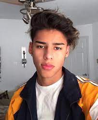 Pin By Mmmm 177 On Chicos Bonitos Hairstyles For Teenage Guys Pretty Boys Andrew