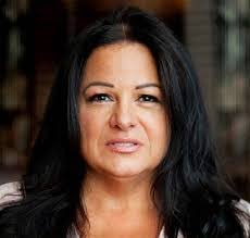 Ellen Deutsch's Instagram, Twitter & Facebook