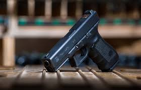 Consumes all malice to deal bonus damage if it strikes your mark. Hd Wallpaper Gun Weapons Glock 17 Wallpaper Flare