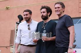 Ricordami è il quarto singolo da solista dopo la rottura al vetriolo con i thegiornalisti. Tommaso Paradiso Al Microfono Del Rieti Sport Festival Format Rieti