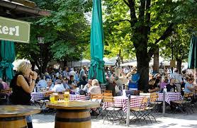 Biergarten Am Viktualienmarkt Munchen Biergarten Biergarten Bier Munchen