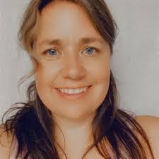 Kendra Hooker's Instagram, Twitter & Facebook