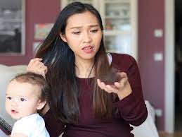 Meskipun hal tersebut normal karena ada pengaruh faktor hormonal, ibu menyusui bisa melakukan perawatan untuk masalah rambut rontok tersebut. 5 Cara Atasi Rambut Rontok Saat Menyusui