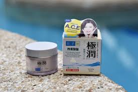 Many reviewers suggested that the most of the positive hada labo reviews for this mask mention that it helps the skin to feel very soft and smooth. Malaysian Lifestyle Blog Hada Labo Hydrating Cream Review