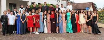 Er ist vater von einem sohn und drei toechtern deren juengste anna sophie aus. Neuenburg Ann Sophie Sutterlin Ist Jahrgangsbeste Kreis Lorrach Verlagshaus Jaumann