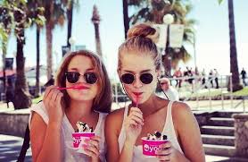 You Love Her And You Couldn T Imagine Doing Life Without Her Here Are 12 Ridiculously Cute Photo Ideas T Friends Photography Best Friend Pictures Best Friends
