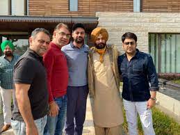 These projects must be perfect, and navjot singh sidhu will not be under pressure to limit the time it takes to complete them. Kapil Sharma Kapil Sharma Reunites With His Paaji Navjot Singh Sidhu Enjoys Paranthas At Latter S Residence