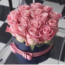 لا تتلكأ لتجمع الورود وتحتفظ بها لكن سر وستجد الورود على طول دربك يانعة لتنعم بها Flowers Flower Flowershop E Flower Arrangements Flower Gift Amazing Flowers
