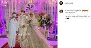 Acara resepsi pernikahan tersebut dihadiri para artis hijrah. Uas Adakan Resepsi Hari Ini Penampilan Anggun Istri Tuai Sanjungan Matamata Com