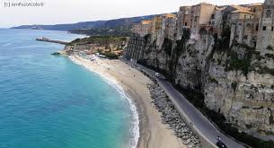 Compare prices from hundreds of major travel agents and airlines, all in one search. Tropea Perla Calabriei Impresii DescoperÄƒ Tropea Tropea Amfostacolo