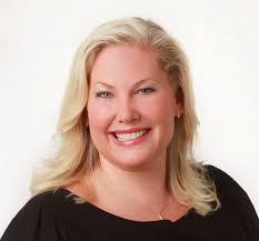 Holly Lewis's Instagram, Twitter & Facebook