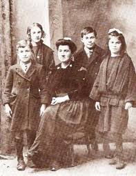 À la mort de guillaume seznec en 1954, c'est toute la famille qui se mobilise pour réhabiliter leur proche. Enfin La Verite Dans L Affaire Seznec Le Club De Mediapart