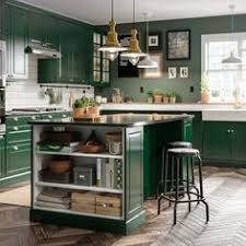 A Green Fresh And Traditional Bodbyn Kitchen In 2020 Kuchendesign Kuchen Design Grune Kuchenschranke