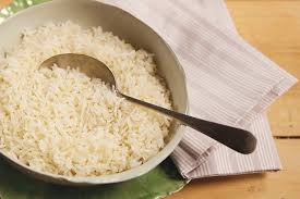 Arroz branco soltinho (8 porções) - Panelinha