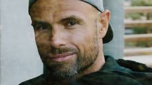 Asphaltgold-CEO Daniel Benz setzt auf ein einziges Produkt: "Wenn man Gehör  finden will, ist der Black Friday ideal"