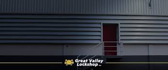 There are two bars running from the handle that release the door to be unlocked manually, and there is also a button on it which moves the bars across to lock the door. Guide To Commercial Automatic Door Locks Operators Gv Lock