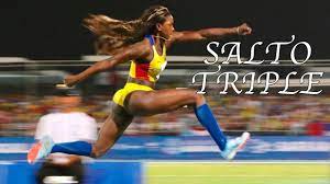 Salto con pértiga, una prueba del atletismo actual. Atletismo Salto Triple Con El Profe Del Deporte Youtube