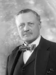 Henry Davison's Instagram, Twitter & Facebook