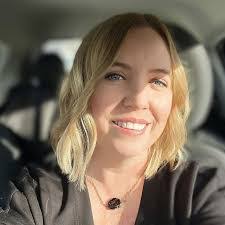 Stephanie Toal's Instagram, Twitter & Facebook