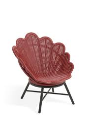 A Sibling Of Soane Britain S Rattan Venus Chair This Scallop Edged Chair Is Made By Weavers In The Last Remaining Ratta In 2020 Forging Metal Rattan Quick Ship Design