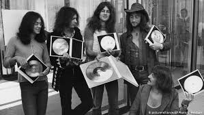 They are considered to be among the pioneers of heavy metal and modern hard rock. Deep Purple Sanger Ian Gillan Veroffentlicht Neues Album Musik Dw 30 08 2018