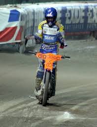 Zdobył tytuł mistrza świata na żużlu w 2010 roku po zdobyciu tytułu mistrzowskiego w terenzano we włoszech. Tomasz Gollob Indywidualnym Zuzlowym Mistrzem Swiata Nowa Trybuna Opolska