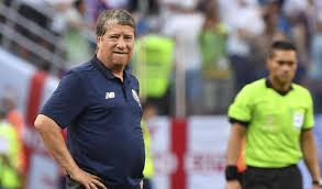 Bolillo gómez, cesado como técnico de ecuador. Bolillo Gomez Fue Ofrecido Para Un Equipo Grande De Argentina Antena 2