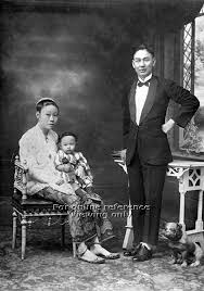 1950 S Black And White Family Photos Family Portrait Wah Sang Studio Singapore Family Portraits Portrait Singapore